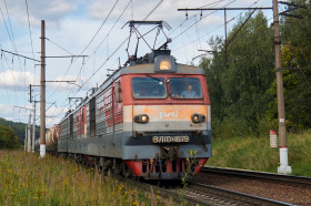 Thumbnail for «Электровоз ВЛ10К-1679 с грузовым поездом из цистерн»