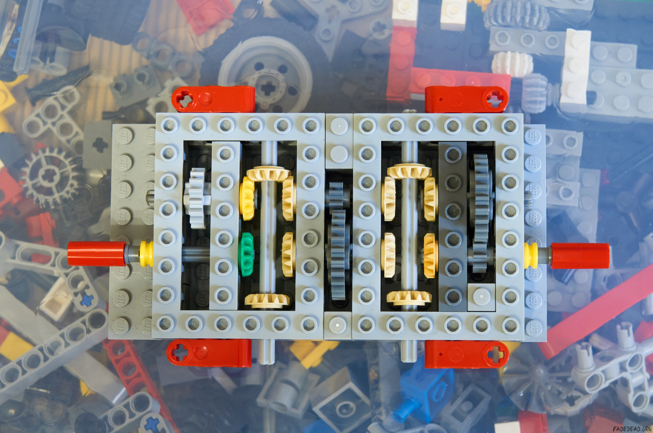 Mazda 787B из LEGO — ранняя версия коробки передач