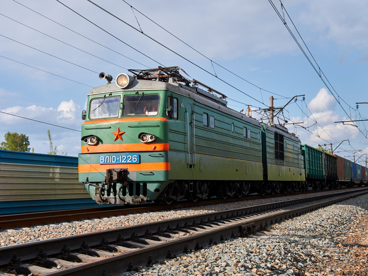 Thumbnail for «Электровоз ВЛ10-1226, движущийся в сторону Новосибирска»